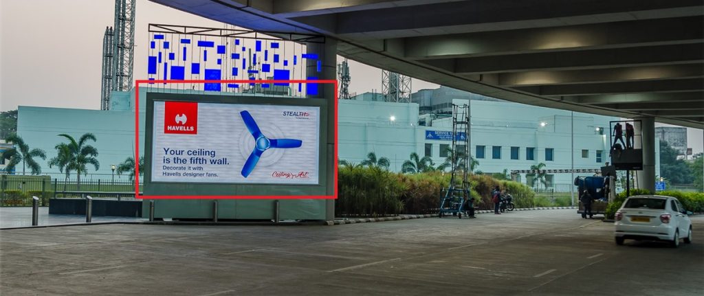 Static and Outdoor Airport Media Advertising: Dominating the Airport Landscape