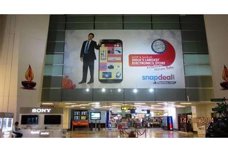 The Layover Attention Window: Why Airport Branding Can Own the Minutes Between One Journey and the Next??